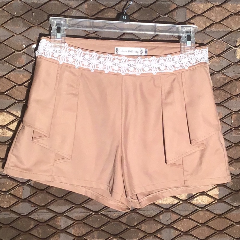 Ruis Collection shorts tan side zip M